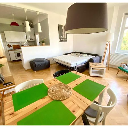 Central-Modern-Apartment Прага Экстерьер фото